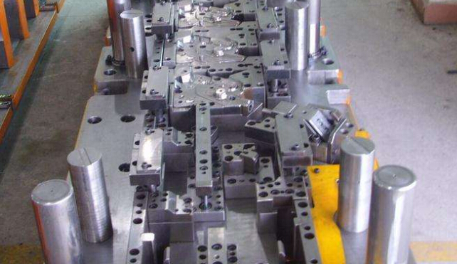 合金粉应用模具与激光添加材料制造生产合金制品